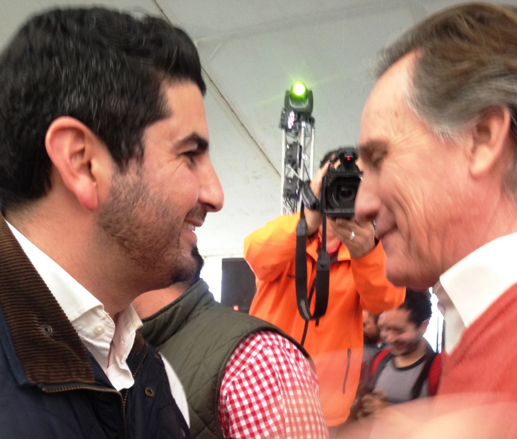 Con el alcalde de Tecate, César Moreno. Foto: Juan Carlos Domínguez
