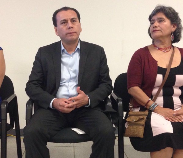 Foto: Enrique Botello/Daniel de la Rosa entregó constancias a participantes del taller de Mediación Comunitaria en Ensenada 