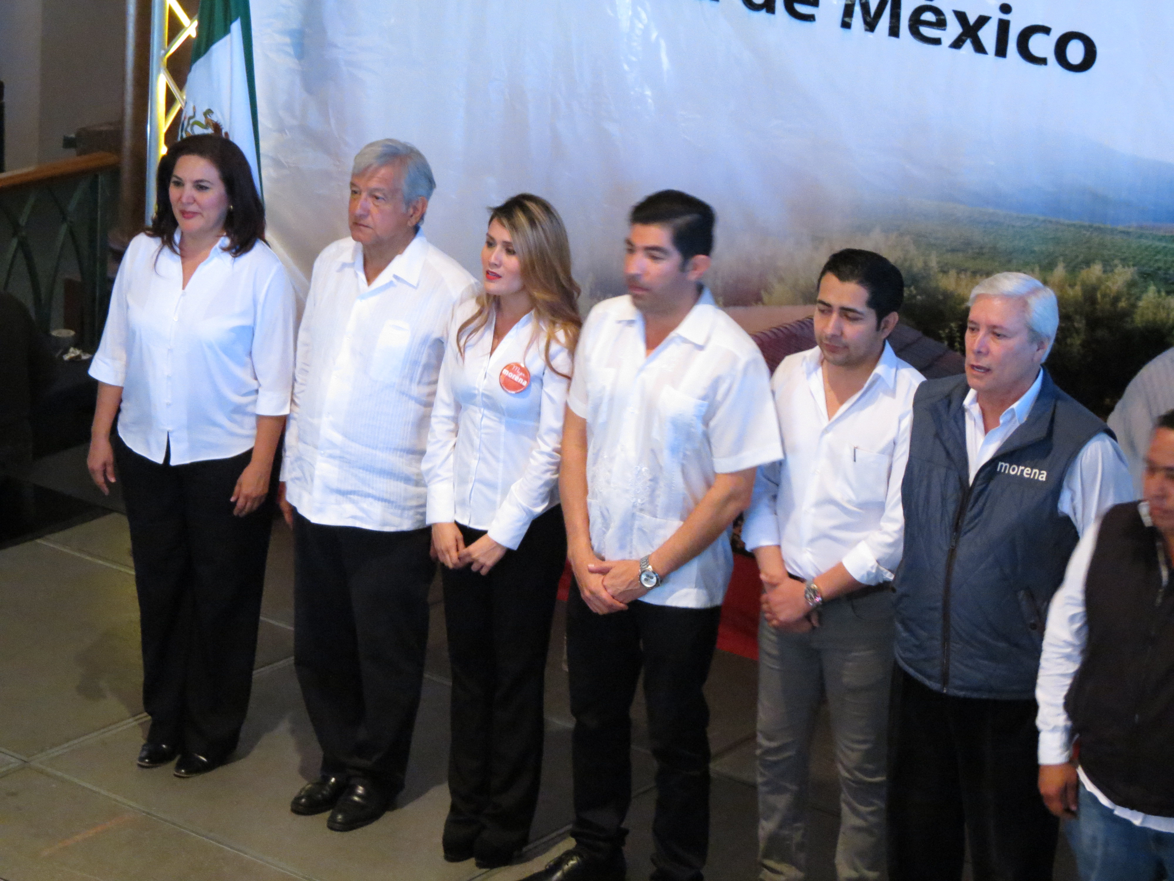 Los abanderados por López Obrador en Ensenada. Foto: Juan Carlos Domínguez