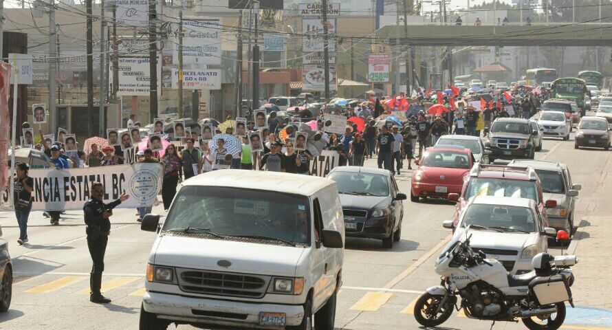 Los manifestantes permitieron la circulación de vehículos. Foto: Ramón Blanco