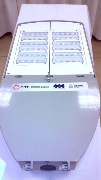 CDT y CCE de Tijuana donaron 36 lamparas LED
