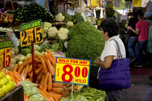 Consumidores ofertas para comprar alimentos