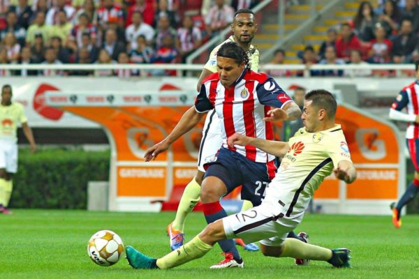 El gol de Oribe Peralta definió el partido.