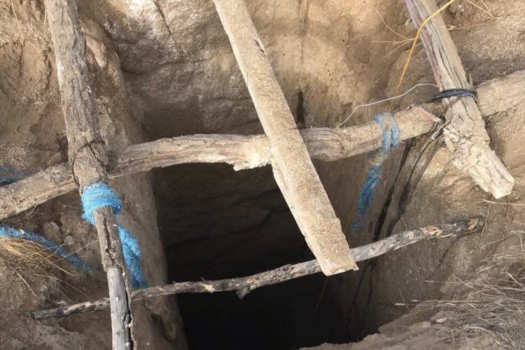 Hallan cuatro cadáveres en fosa clandestina en Ensenada