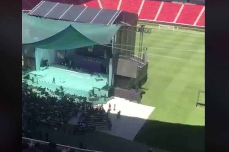Abuchean a Meade durante evento en Jalisco