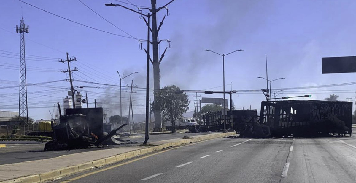 Asesinan a coronel del Ejército y a sus escoltas durante emboscada en