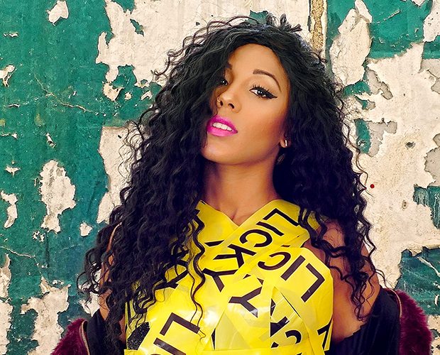 ZETA Fiel Jenn Morel a la vieja escuela