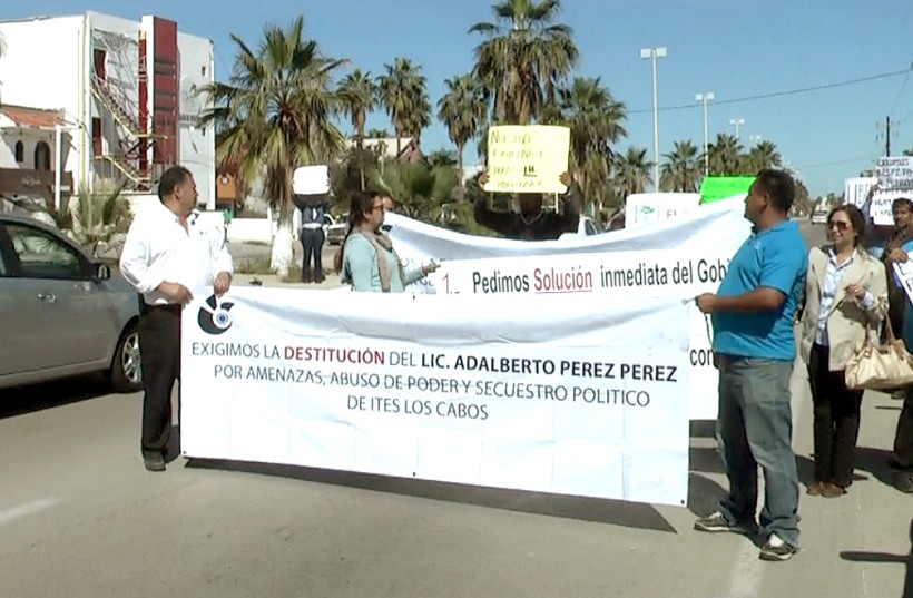 5_Que_se_vaya_Director_del_plantel_exigen_trabajadores_del_ITES_de_Los_Cabos.jpg