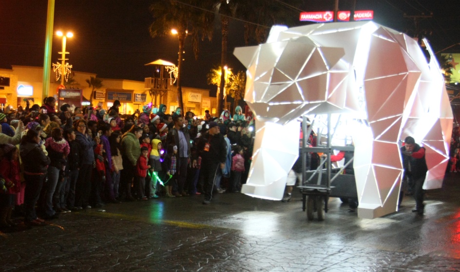 Gran afluencia en Caravana Coca Cola a pesar de clima Semanario ZETA