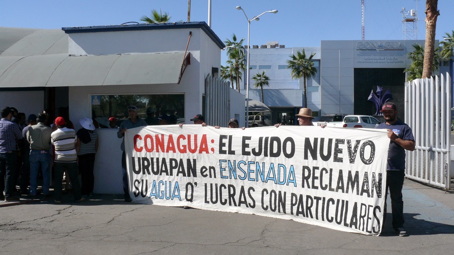 Planton_de_ejidatarios_de_San_Quintin_en_Conagua_Mexicali_FOTO_SERGIO_HARO.jpg