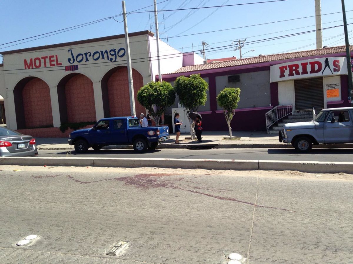 Matan a hombre frente a bar - Semanario ZETA