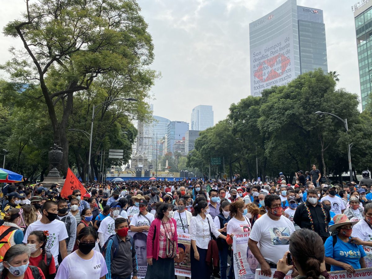 Exigen justicia por los 43 normalistas de Ayotzinapa; se cumplen 6 años ...