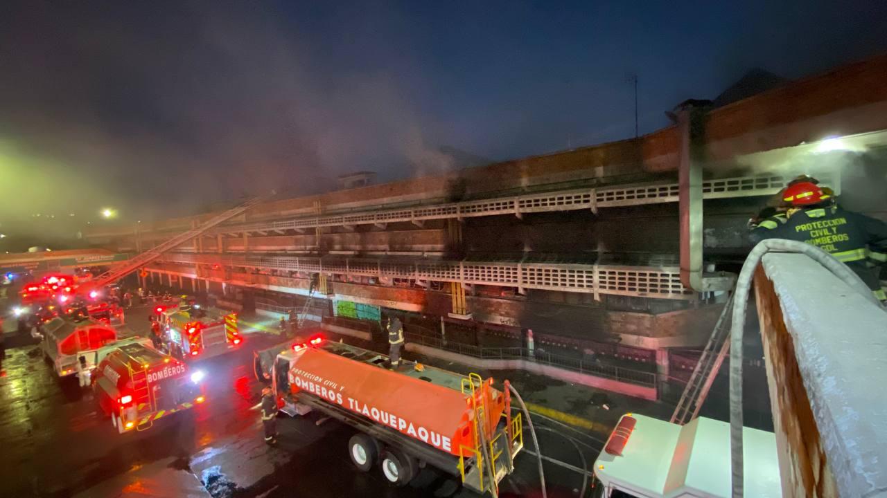 Incendio en el Mercado San Juan de Dios de Guadalajara. Noticias en tiempo real