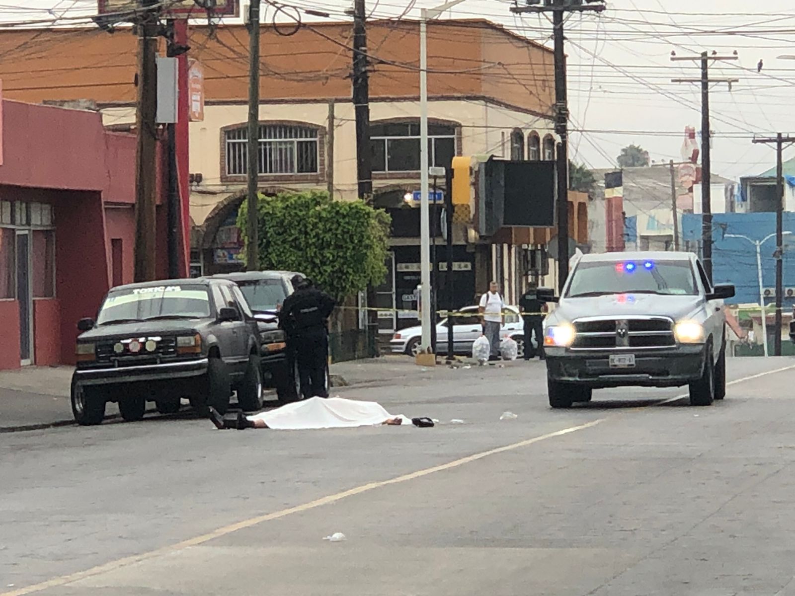 Matan a hombre en zona turística de Ensenada; afuera del bar Las Micheladas  - Semanario ZETA