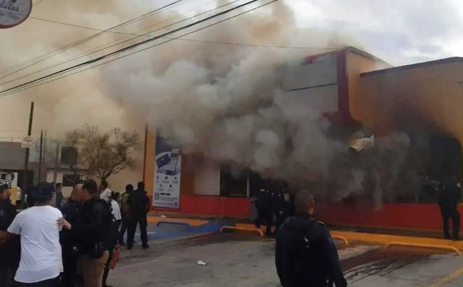 Asesinatos, incendios y tiroteos en Juárez, Chihuahua, tras motin en penal. Noticias en tiempo real