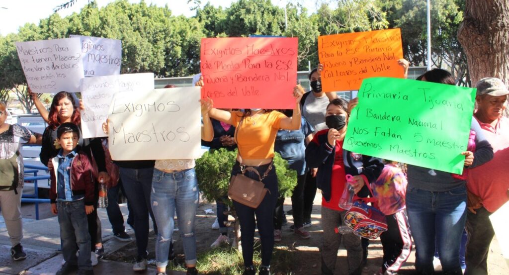 Siguen manifestaciones por falta de maestros en primarias - Semanario ZETA