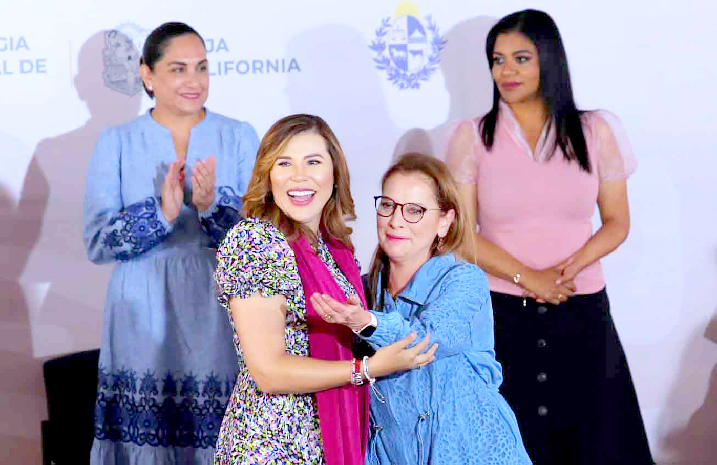 Beatriz Gutiérrez Müller, custodiada por 10 militares armados en visita a  Tijuana - Semanario ZETA