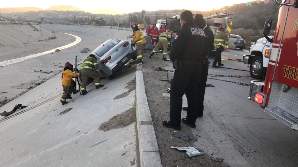 Policía Muere En Accidente En Vía Rápida Alamar En Tijuana Semanario Zeta 3181