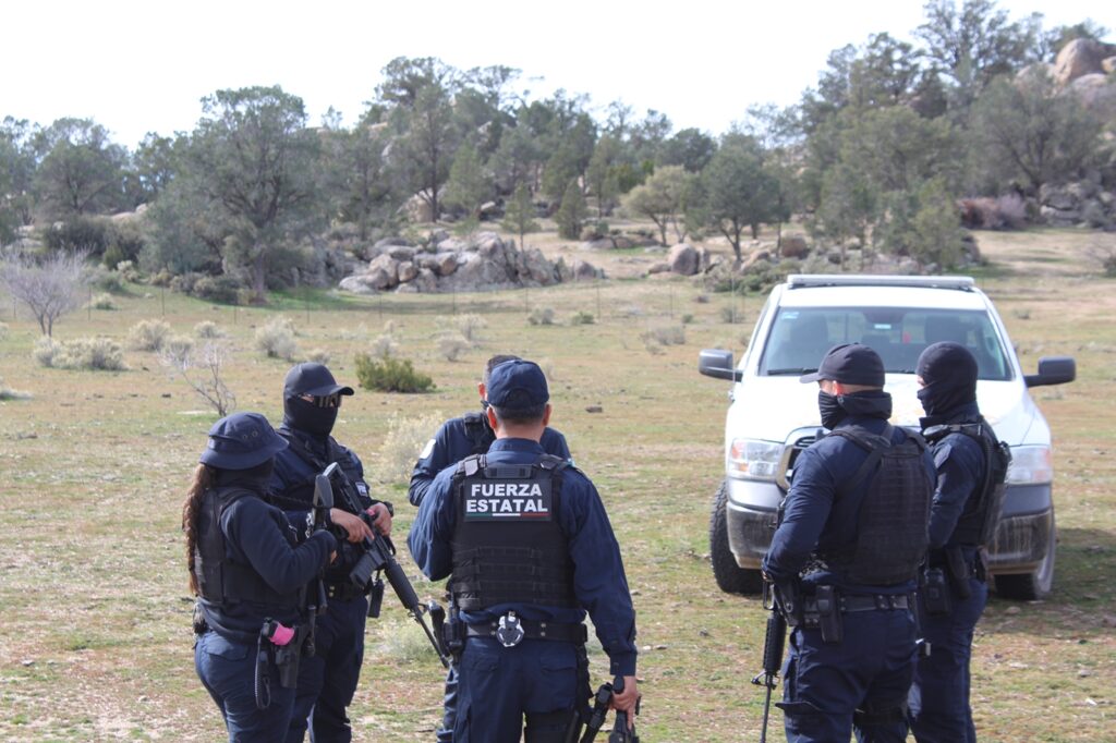 Arrestan a 6 en La Rumorosa; incautaron droga y armas. - Semanario ZETA