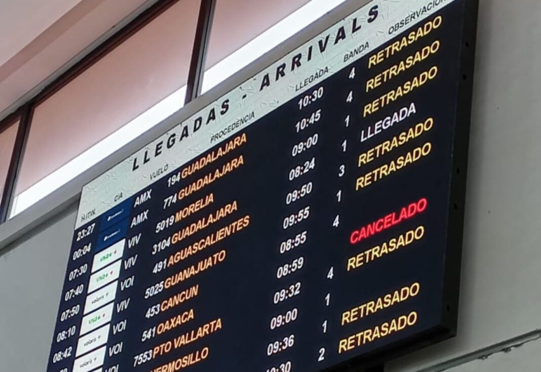 Tablero vuelos aeropuerto de Tijuana Foto Ana Karen Ortiz