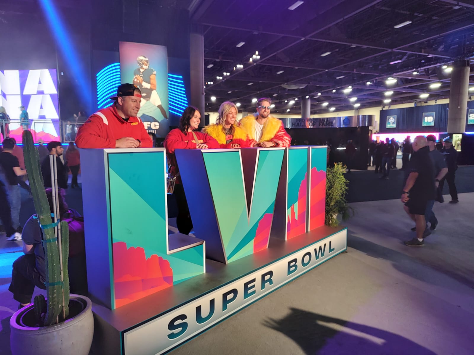 Aficionados viven experiencia de la NFL Semanario ZETA