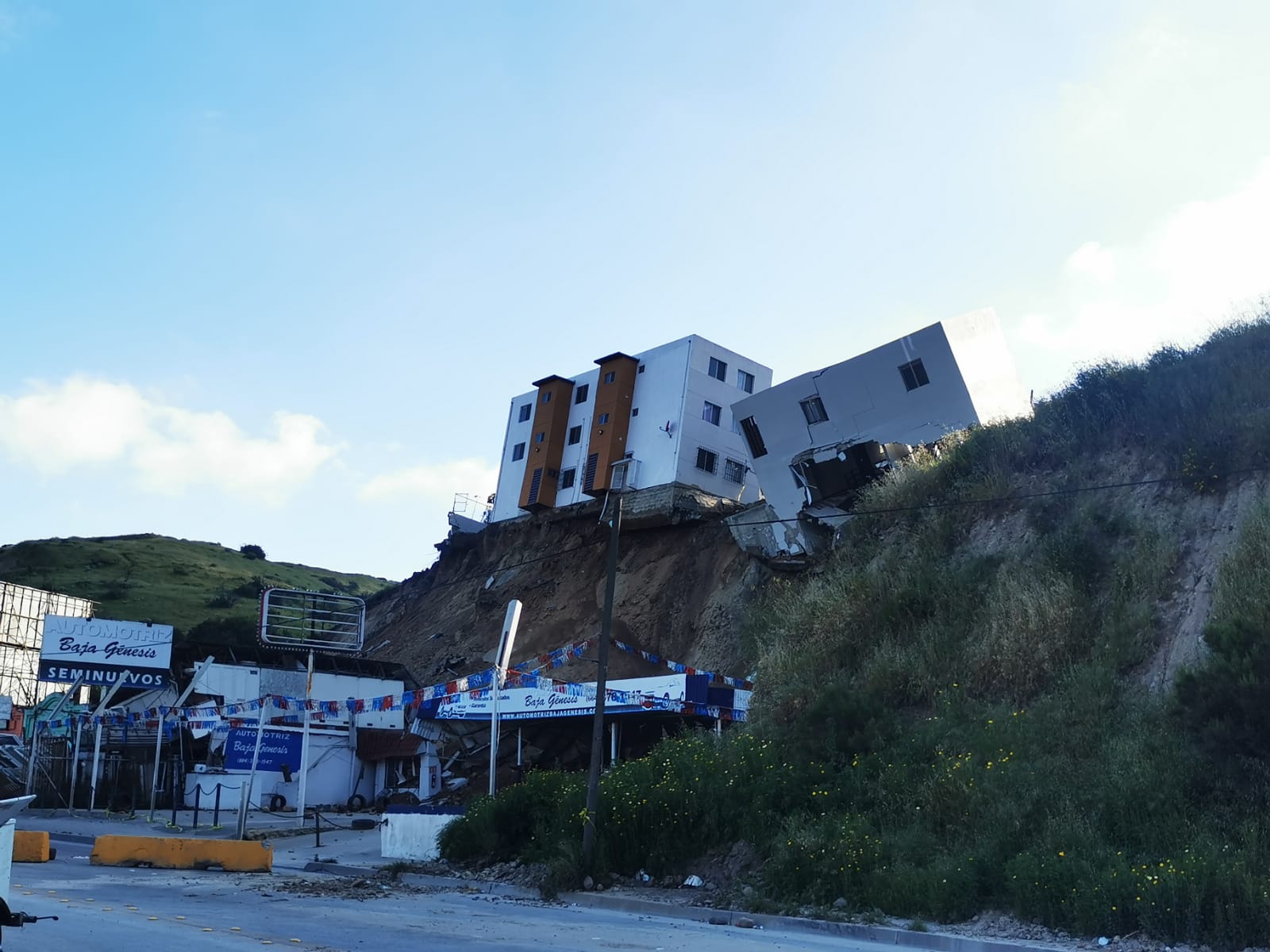Colapsa edificio en el fraccionamiento La Sierra (VIDEO) - Semanario ZETA