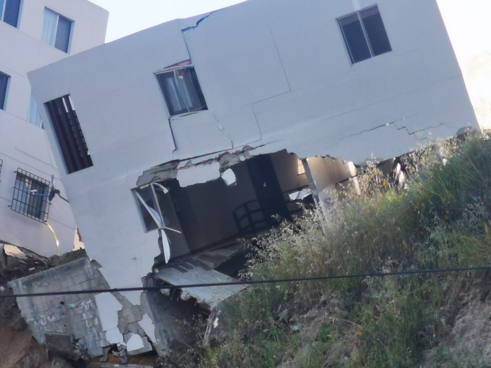 Tras caída de edificio en La Sierra, solo una fuga de gas controlada ...