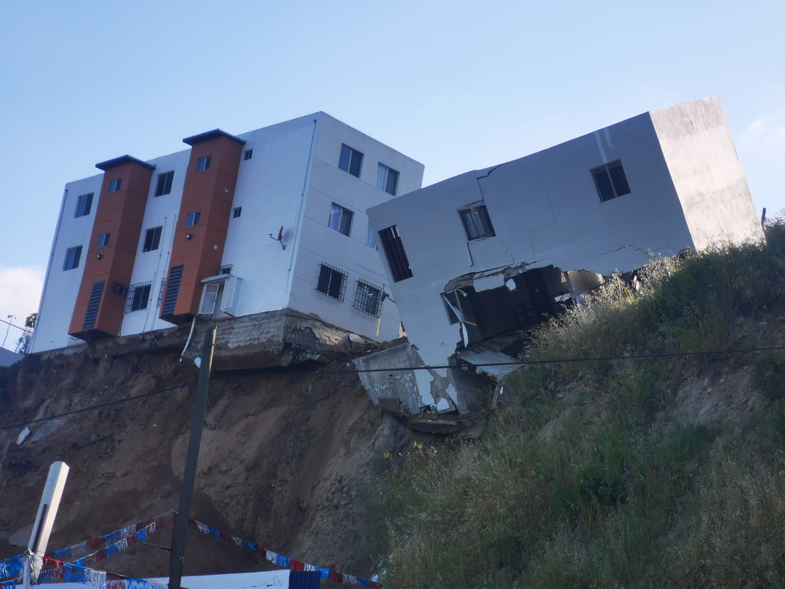 Tras caída de edificio en La Sierra, solo una fuga de gas controlada ...