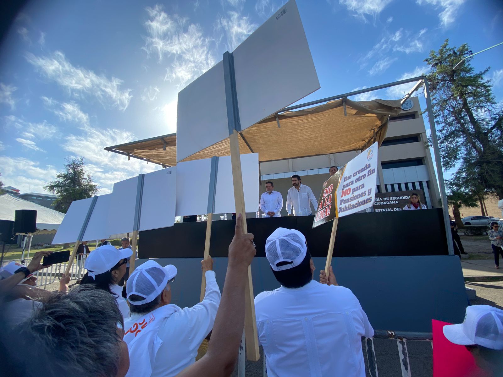 Desaira Gobernadora desfile del Día del Trabajo; protestan trigueros y ...