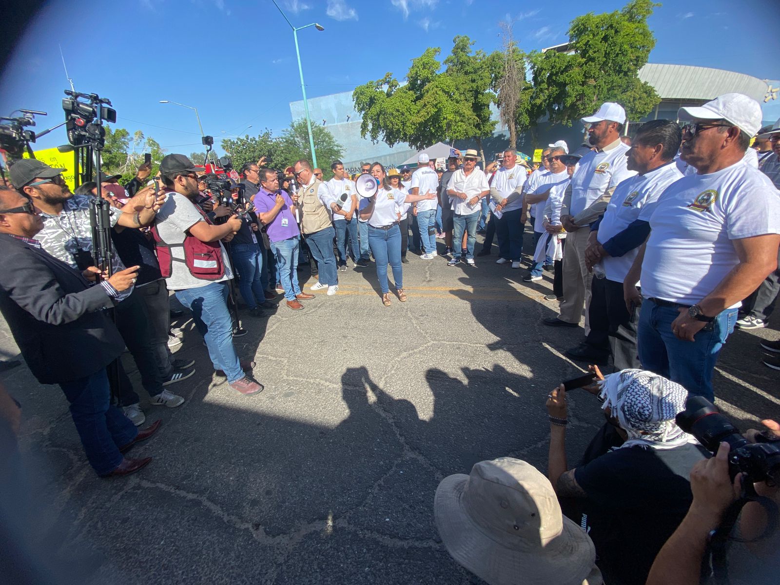 Desaira Gobernadora desfile del Día del Trabajo; protestan trigueros y ...