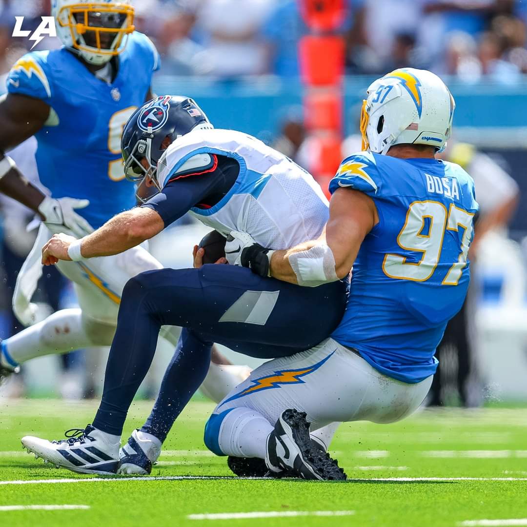 Caen Chargers ante Titanes. Noticias en tiempo real