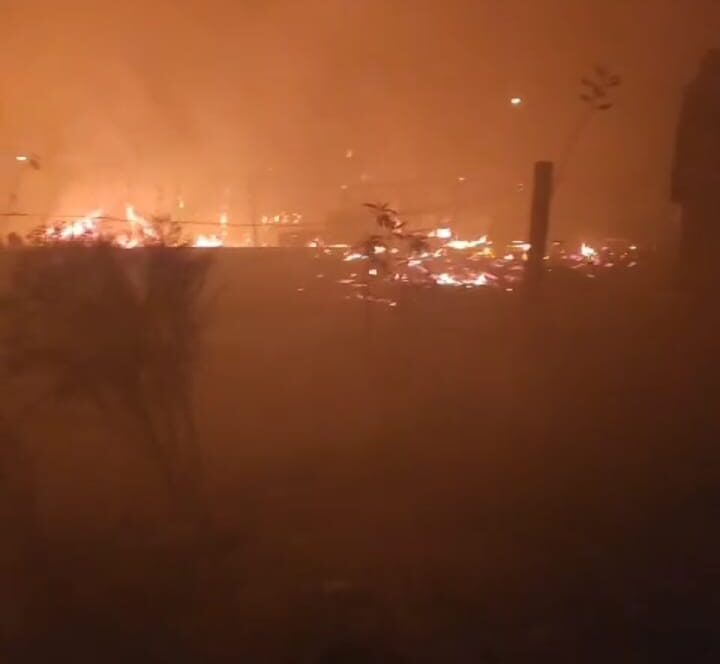 Reportan incendio en área de invasión en Villas del Campo, en Tijuana  (VIDEO). Noticias en tiempo real