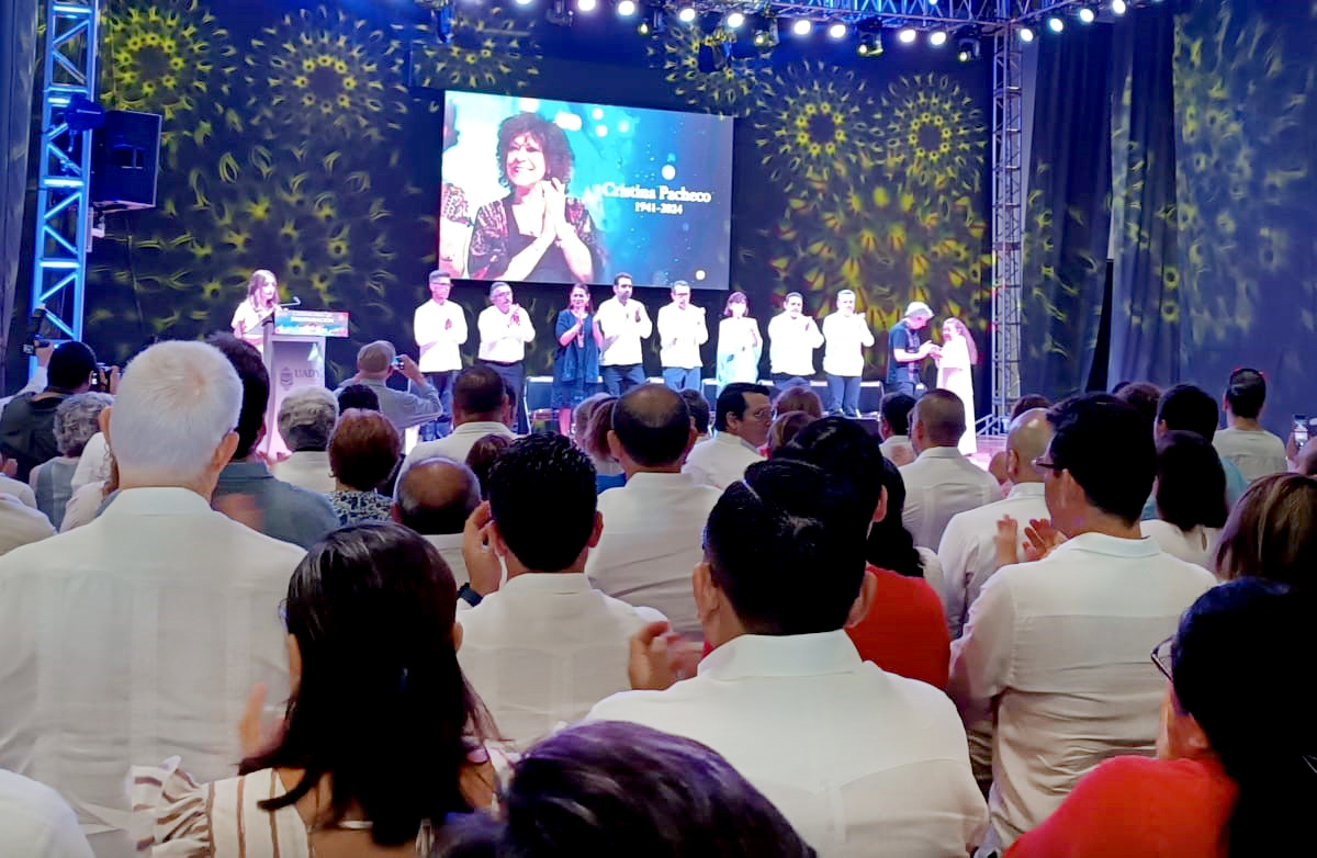Homenajean a Cristina Pacheco en la FILEY - Semanario ZETA