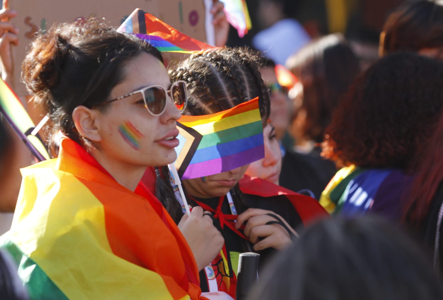 Tijuana se viste de colores con Marcha del Orgullo - Semanario ZETA