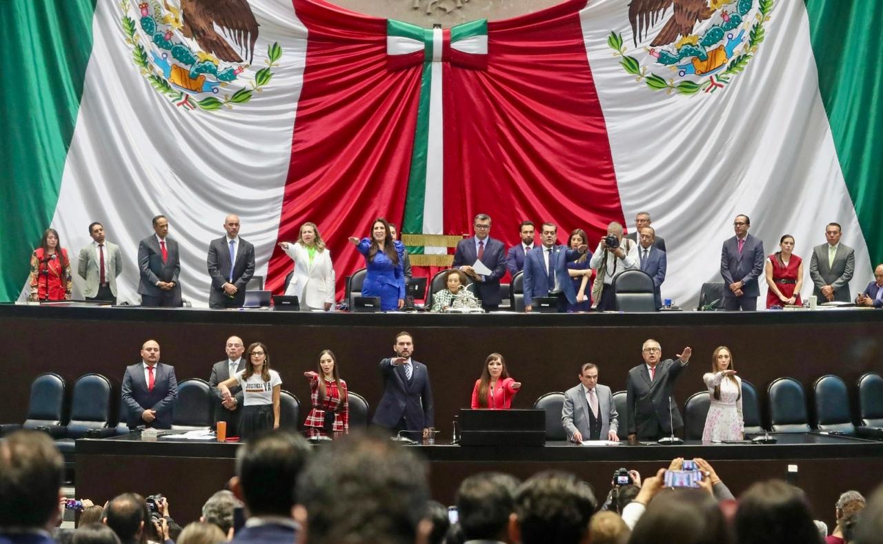 AMLO critica a jueces que pretenden frenar la reforma judicial en el ...