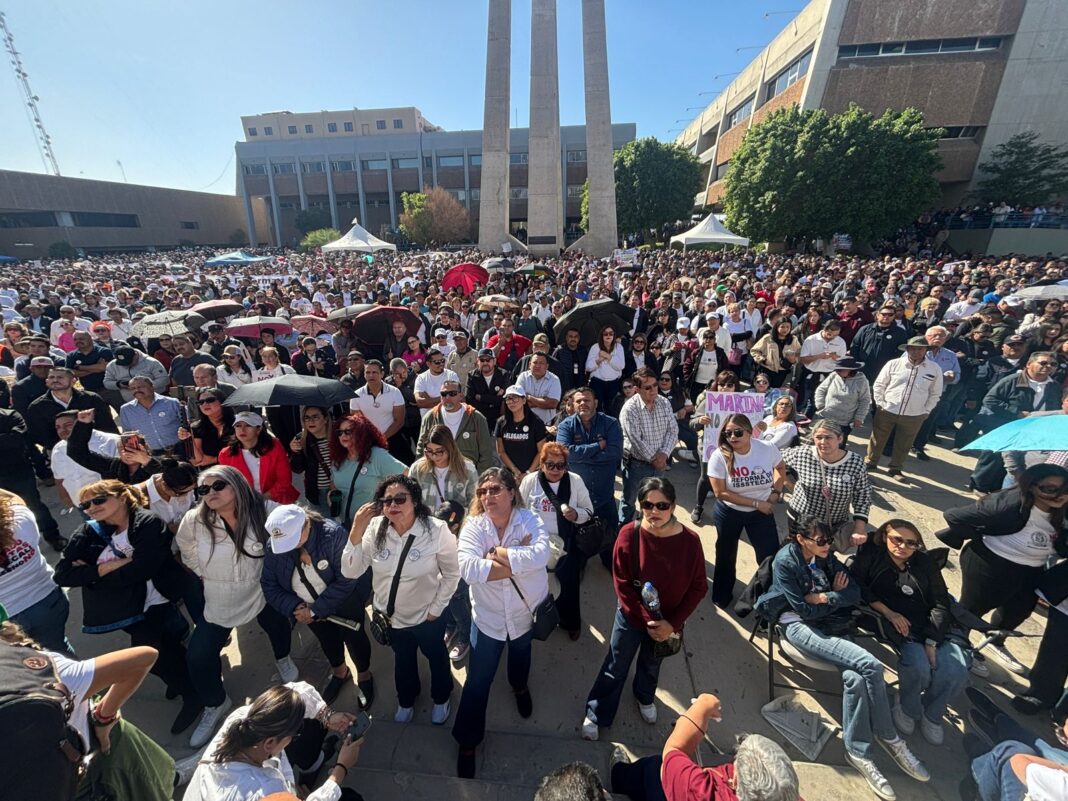 Protesta contra reforma al Issstecali Foto Cristian Torres