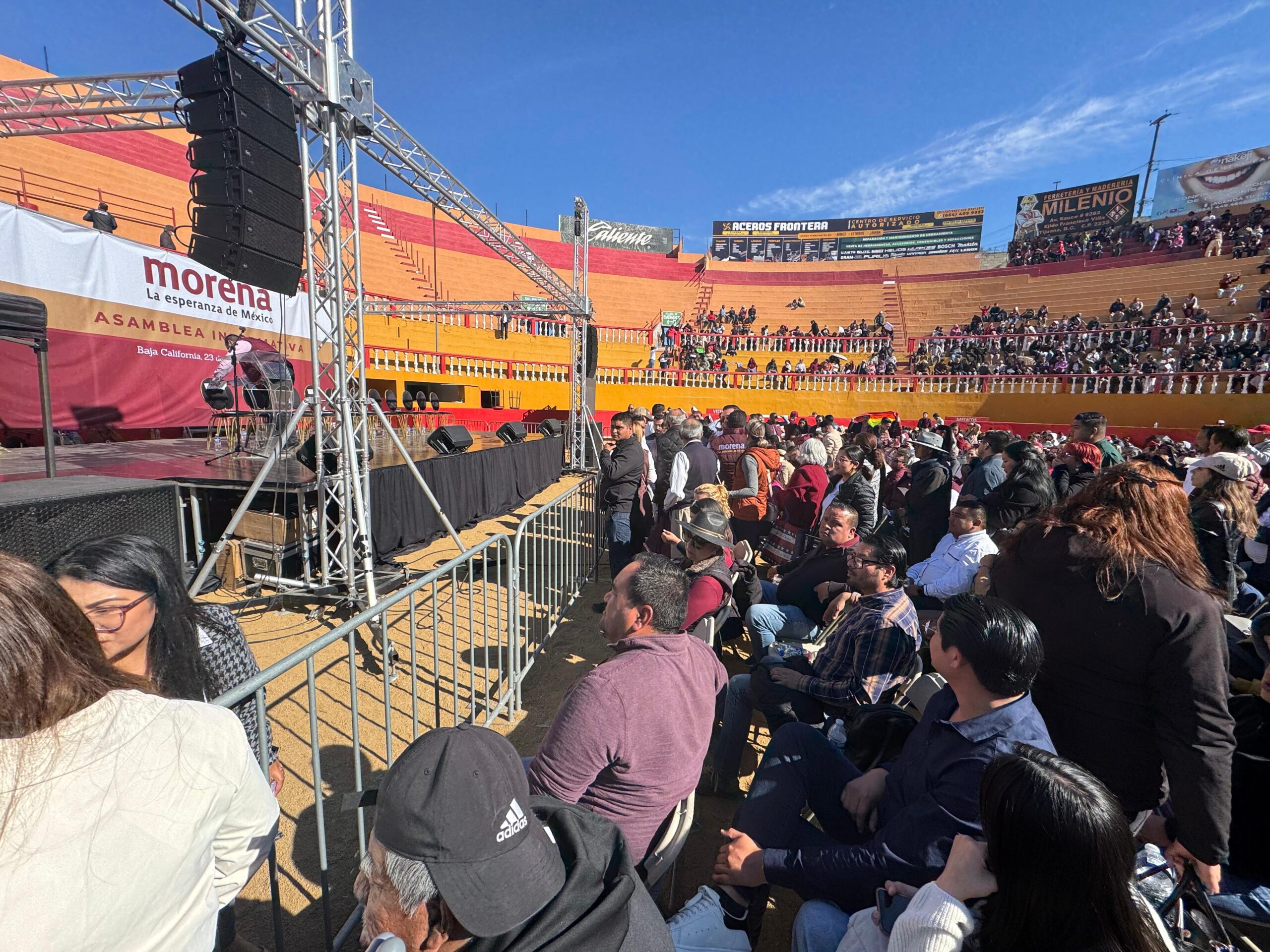 Se retrasa dos horas la asamblea de Morena en Tijuana - Semanario ZETA