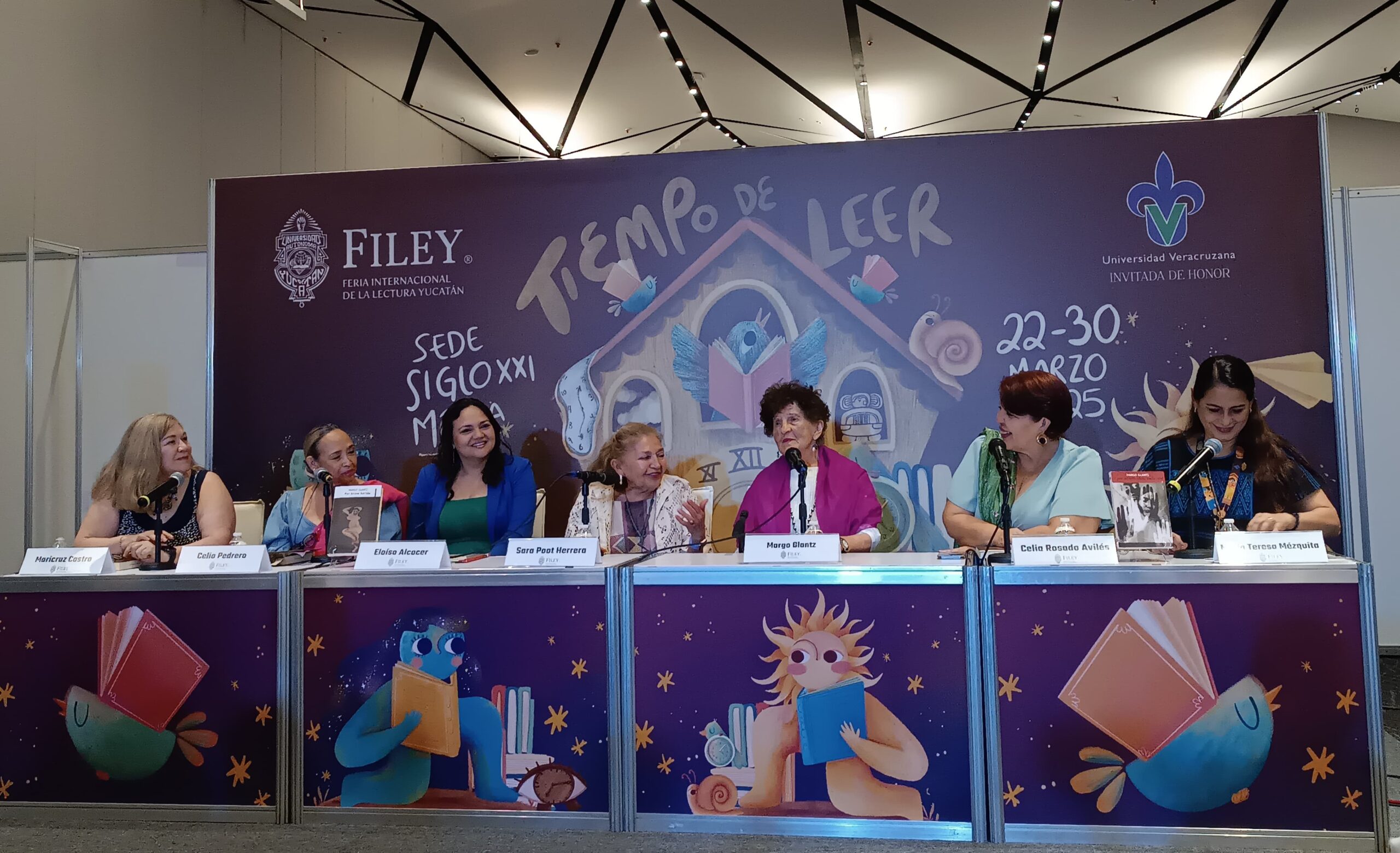 Homenajean a Margo Glantz en la FILEY - Semanario ZETA