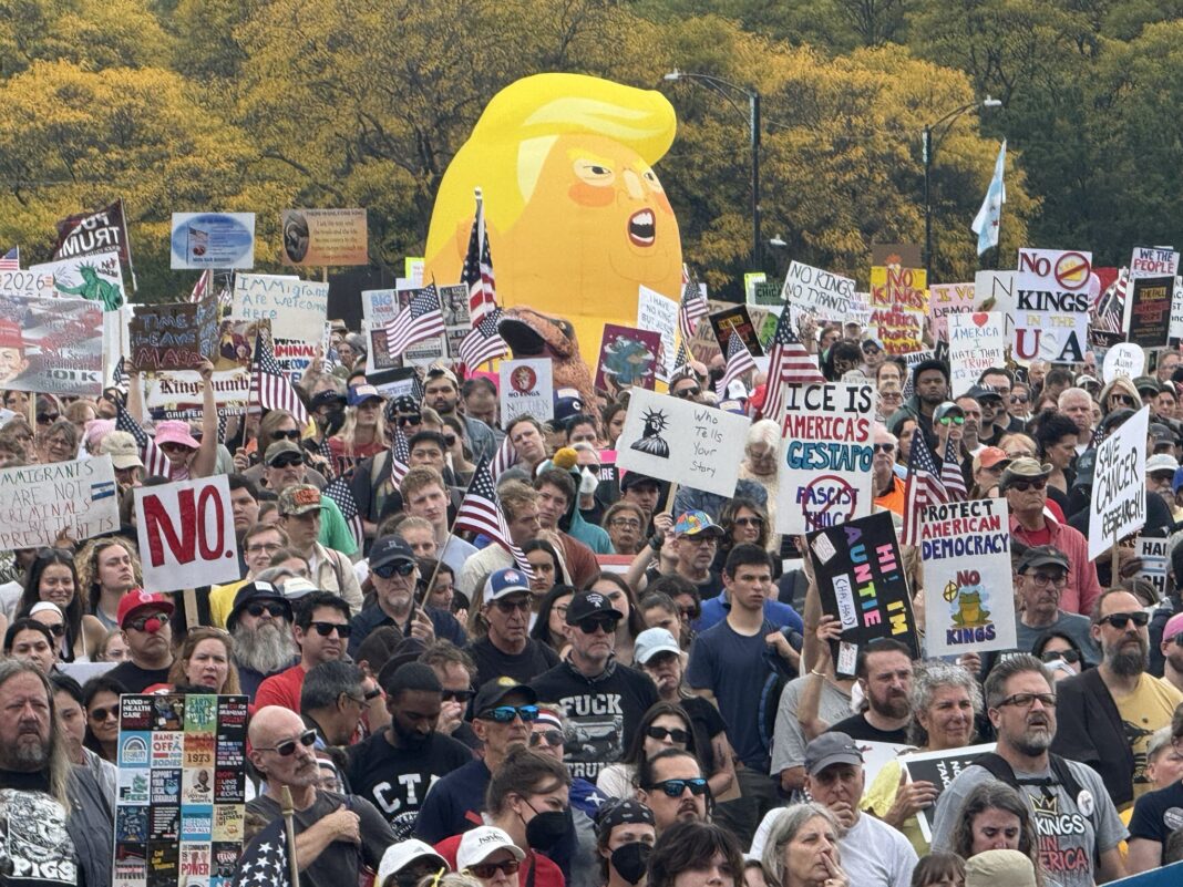 Protesta No Kings en Chicago